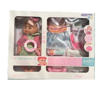 عروسة مع ملابس